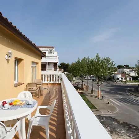 Alberes Zona.2 Apartment